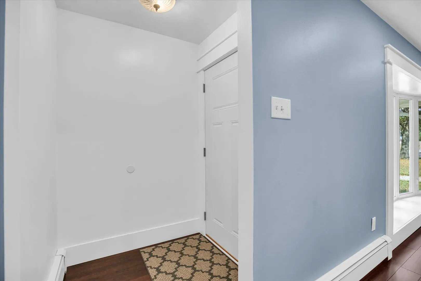 303 W Evergreen Drive IL
