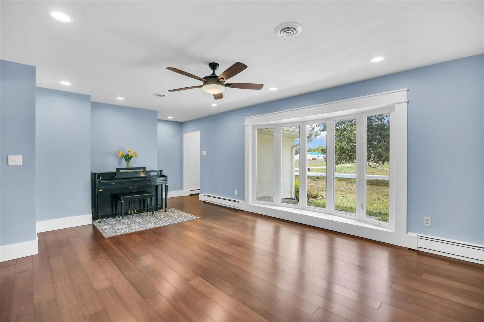 303 W Evergreen Drive IL