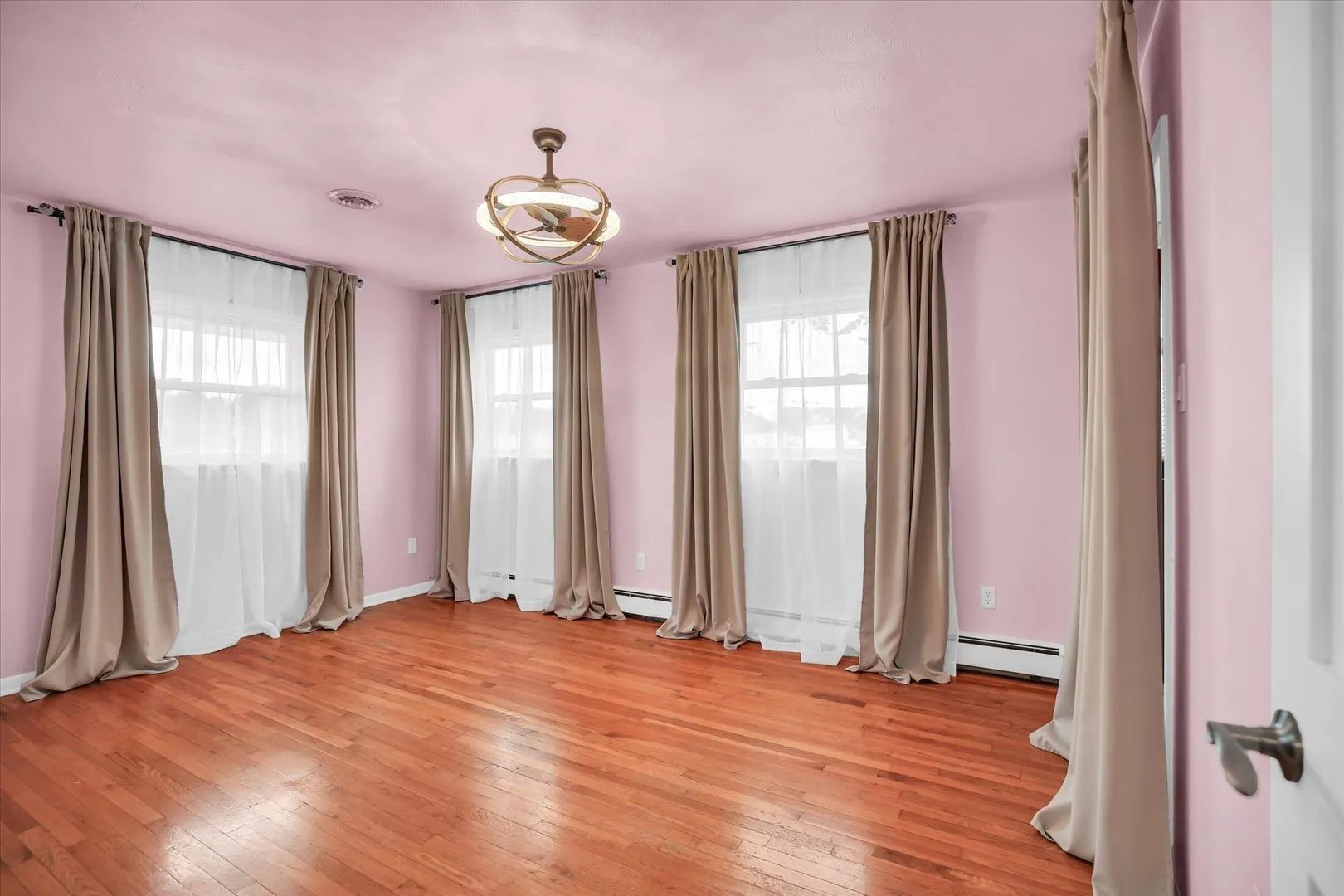 303 W Evergreen Drive IL