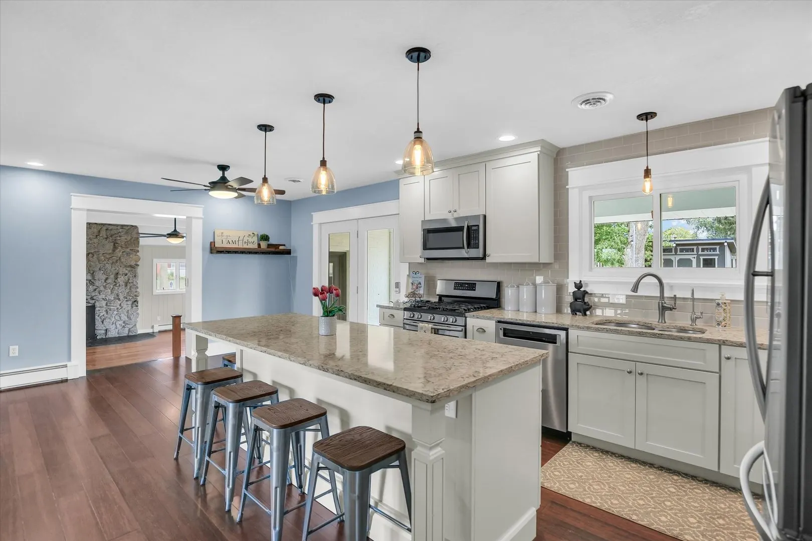 303 W Evergreen Drive IL