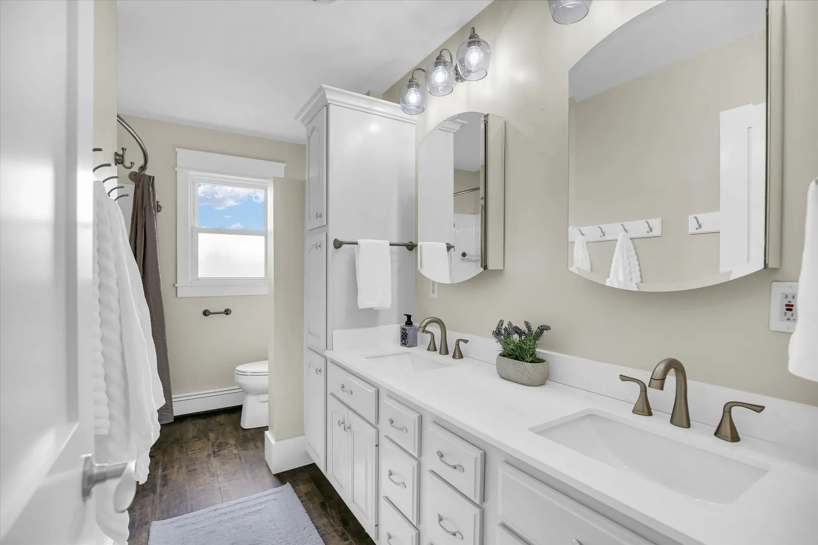 303 W Evergreen Drive IL