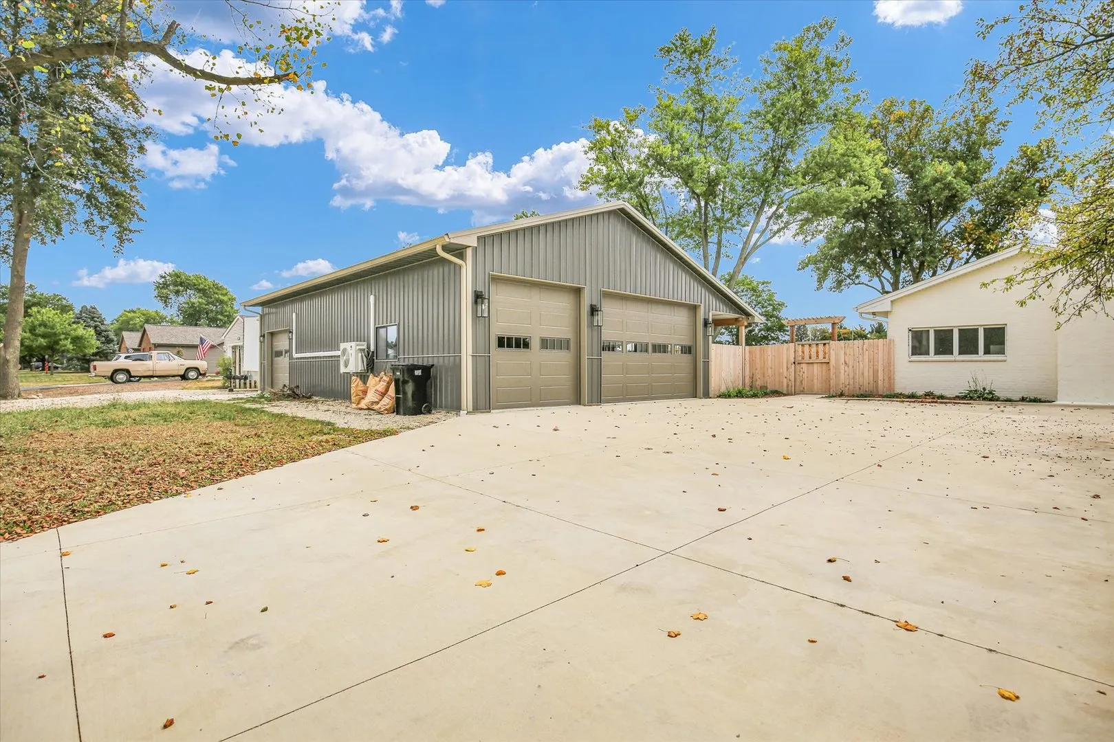 303 W Evergreen Drive IL
