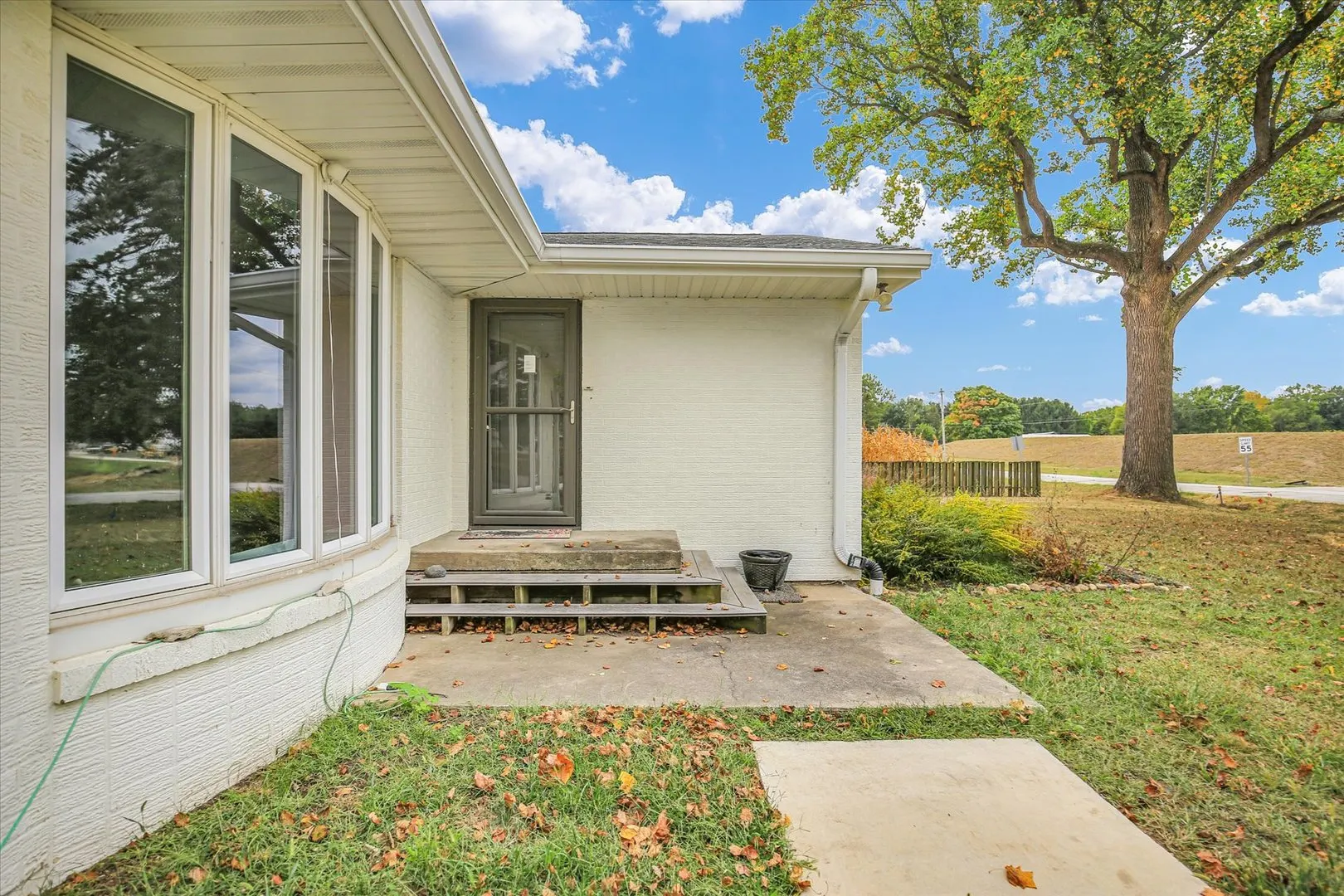 303 W Evergreen Drive IL