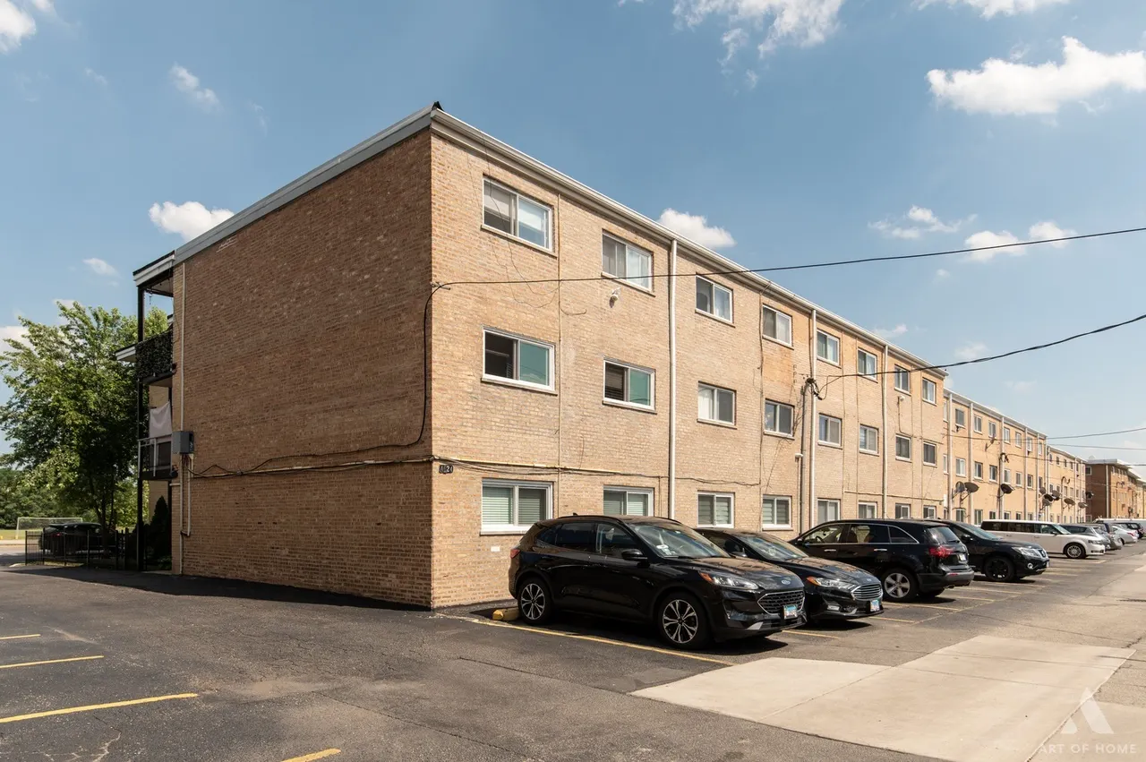 4624 RIVER Road 1B IL