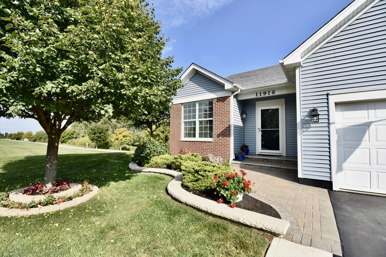 11916 Oakley Court IL