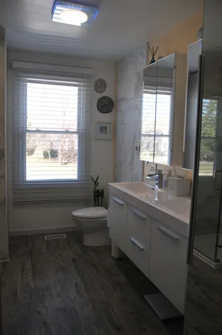 404 SOUTHWOOD Circle IL