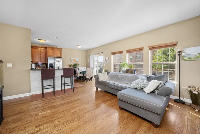6637 W 64th Place IL