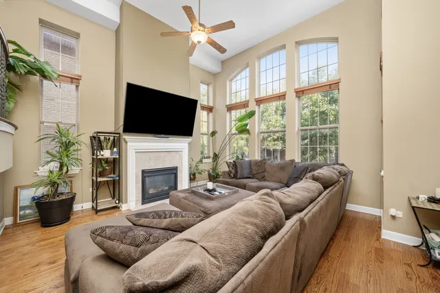 6637 W 64th Place IL