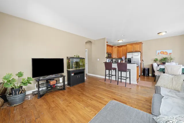 6637 W 64th Place IL