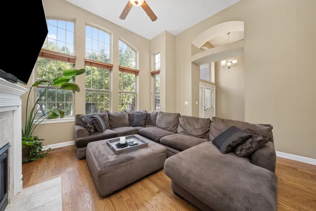 6637 W 64th Place IL
