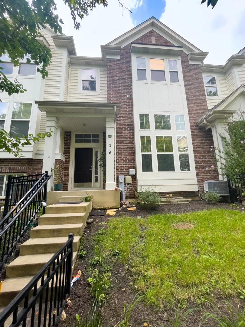 516 GROSVENOR Lane IL