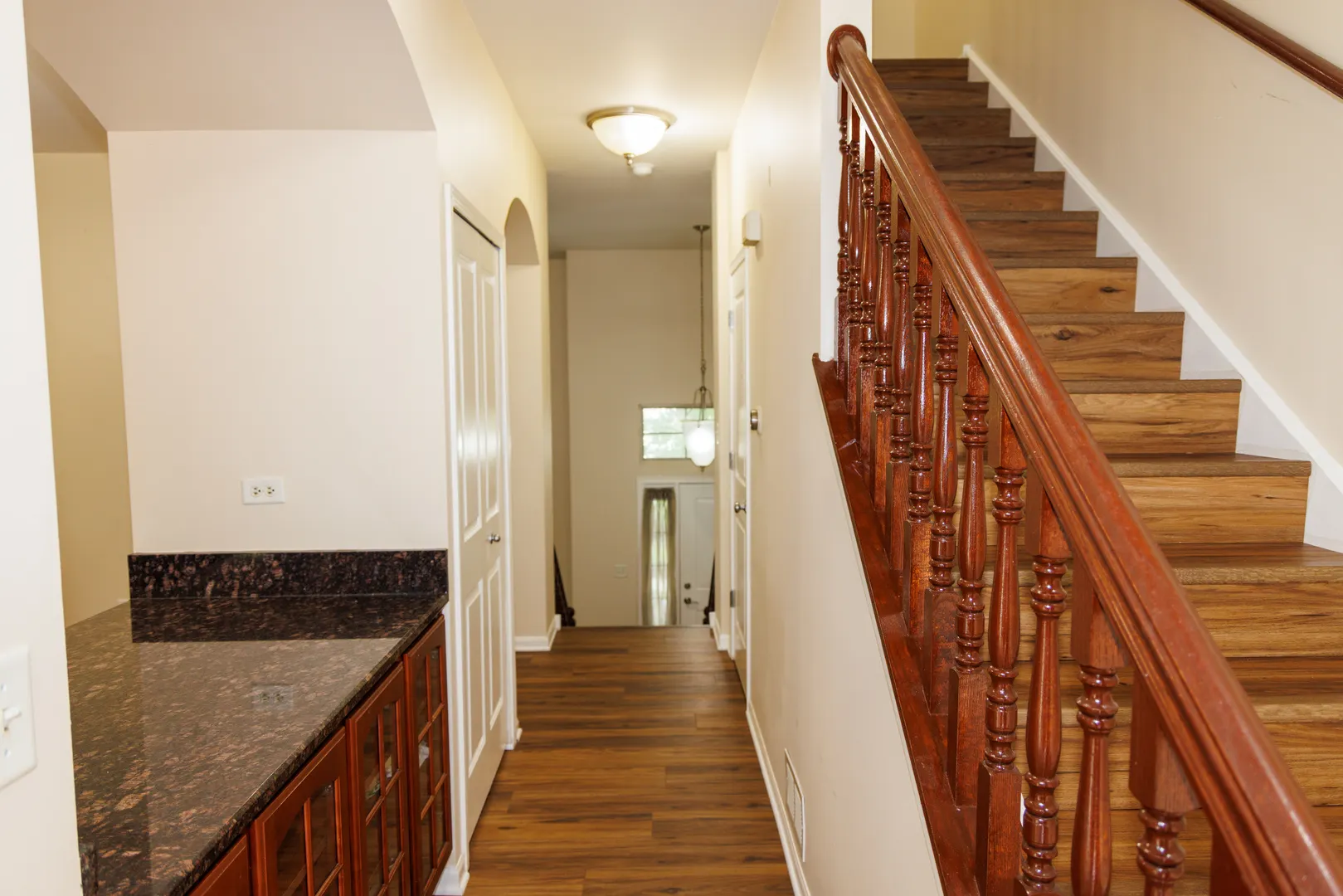 516 GROSVENOR Lane IL