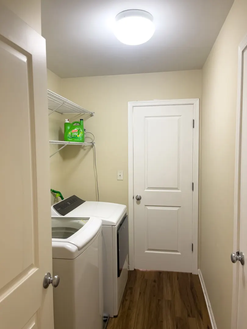 516 GROSVENOR Lane IL