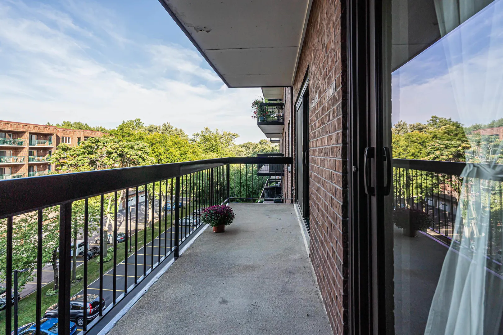 711 S RIVER Road 510 IL