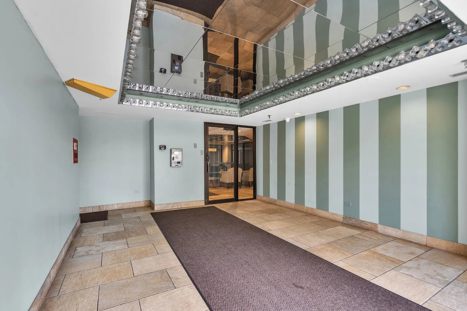 711 S RIVER Road 510 IL