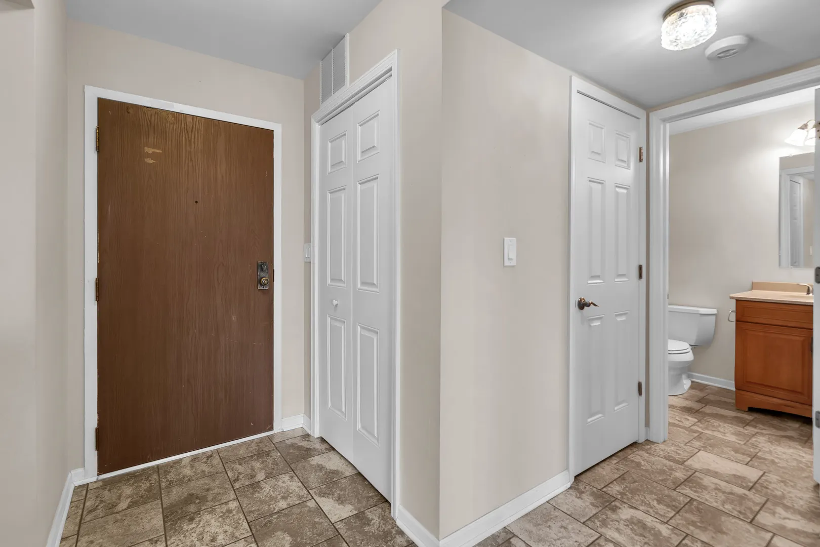 711 S RIVER Road 510 IL