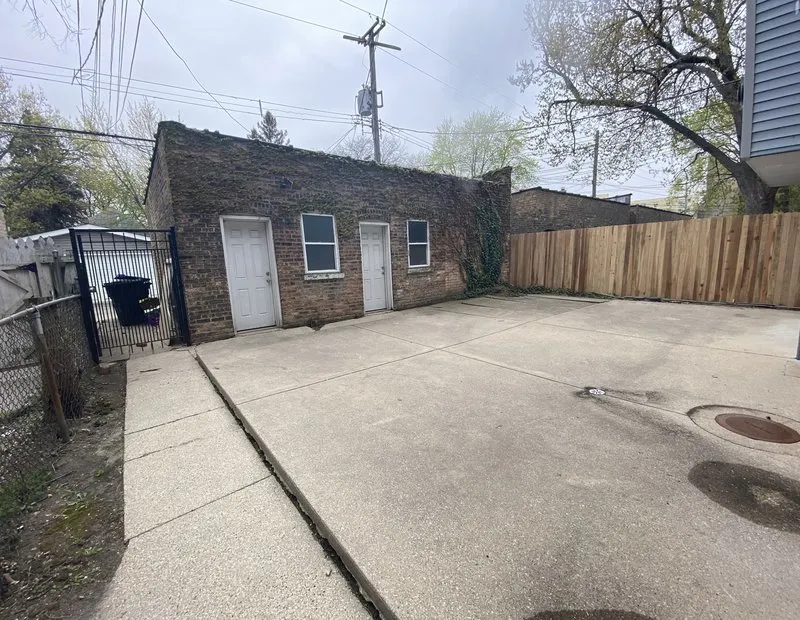 2029 W Jarvis Avenue 2 IL
