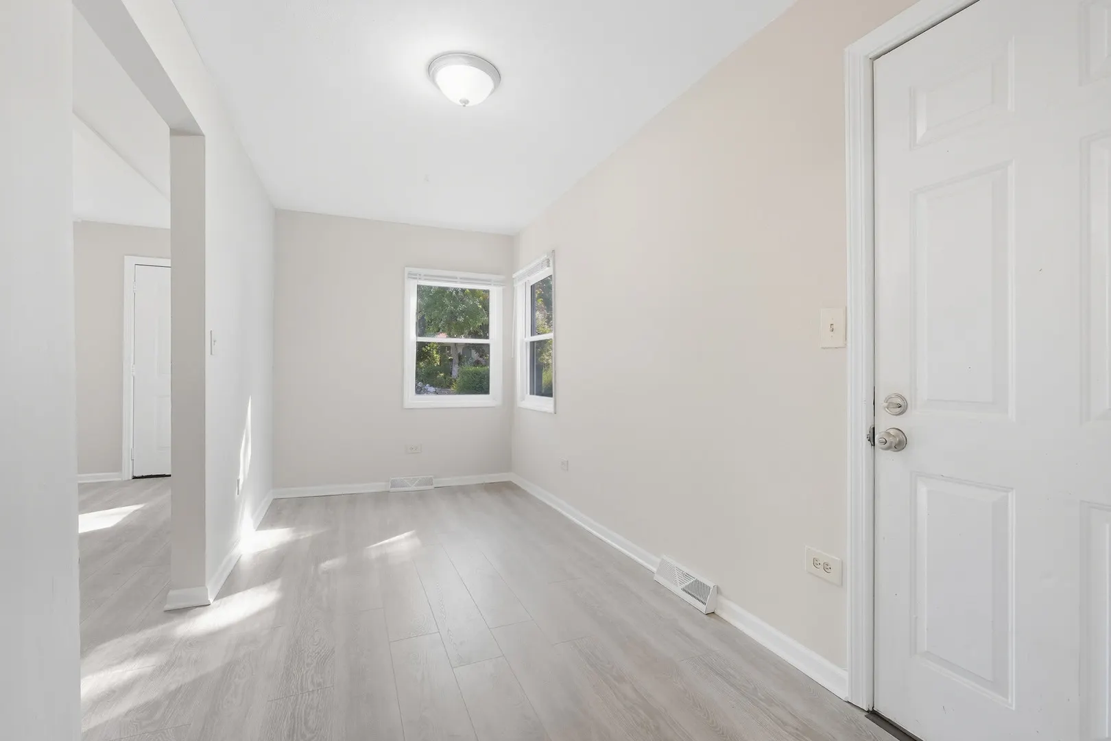 1218 Sunnyside Court IL