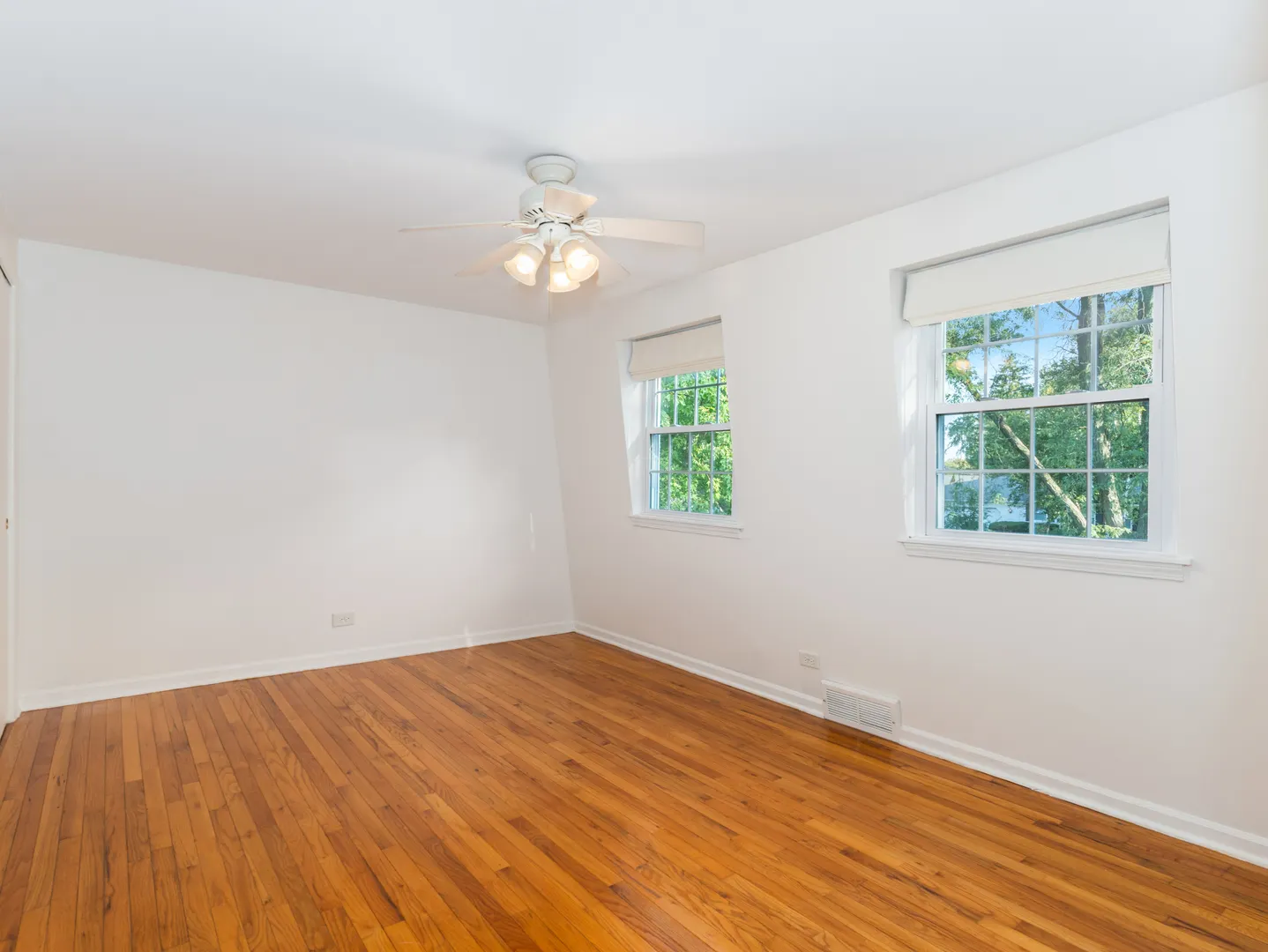 25w303 Gunston Avenue IL