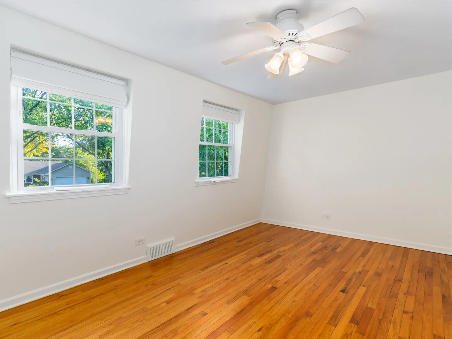 25w303 Gunston Avenue IL