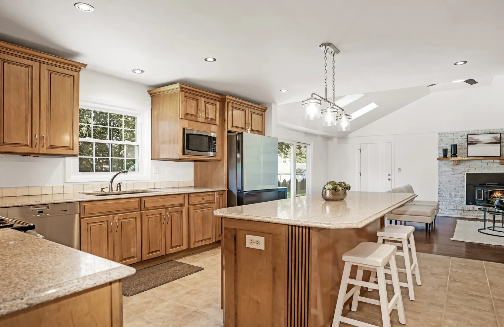 25w303 Gunston Avenue IL