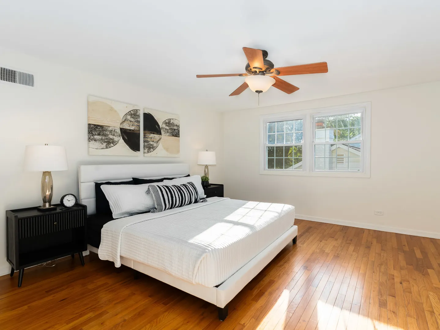25w303 Gunston Avenue IL