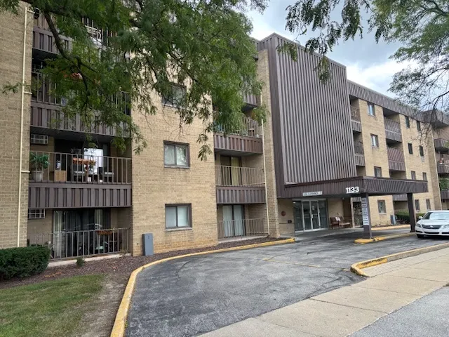 1133 S Finley Road 410 IL