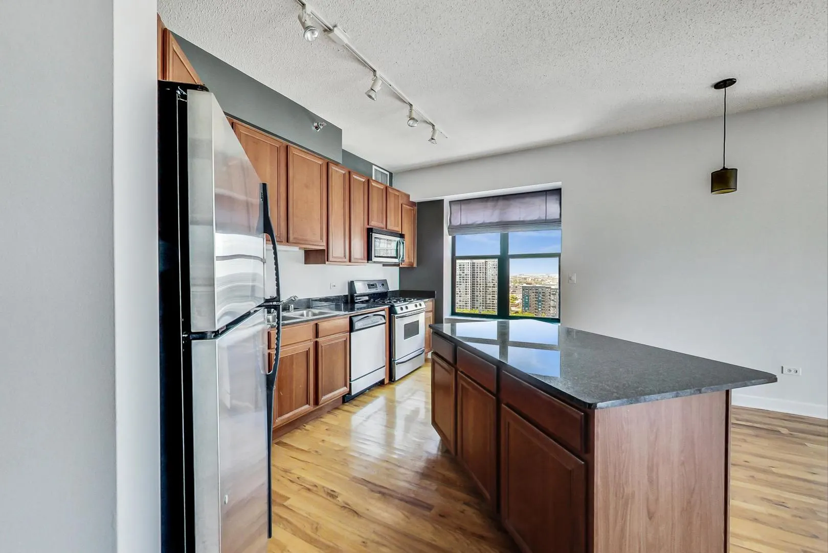 41 E 8th Street 1807 IL