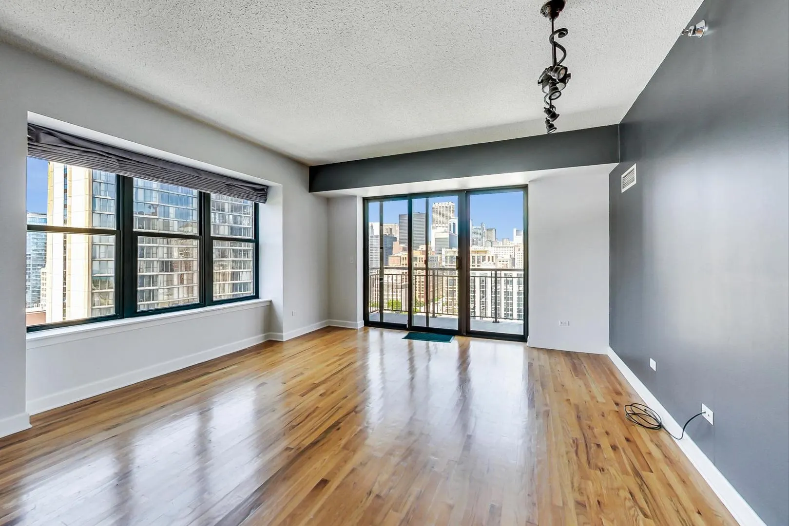 41 E 8th Street 1807 IL
