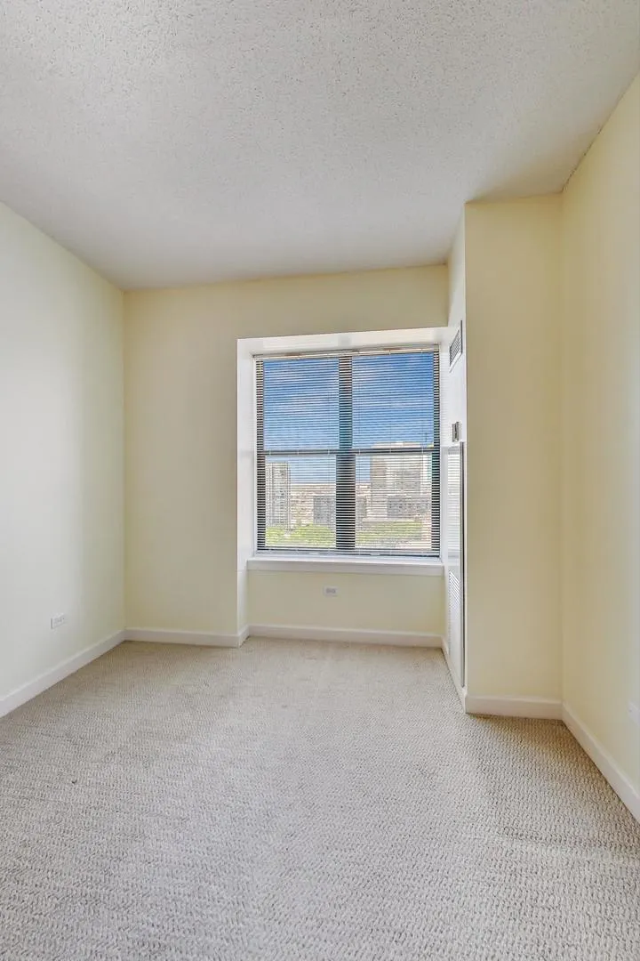 41 E 8th Street 1807 IL