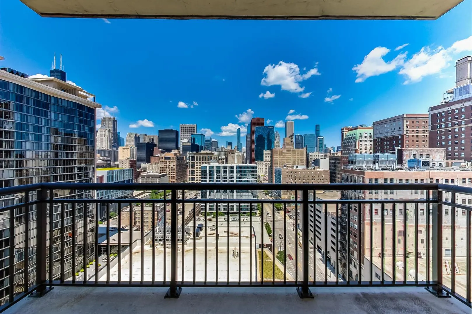 41 E 8th Street 1807 IL