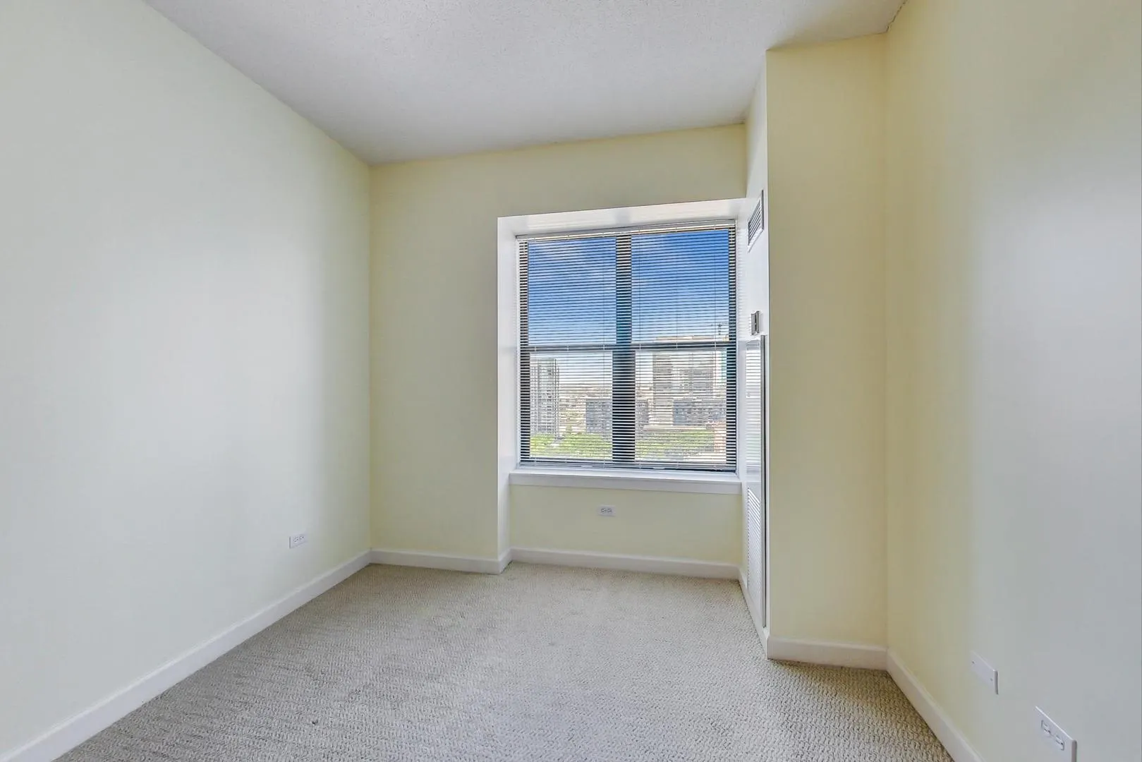 41 E 8th Street 1807 IL