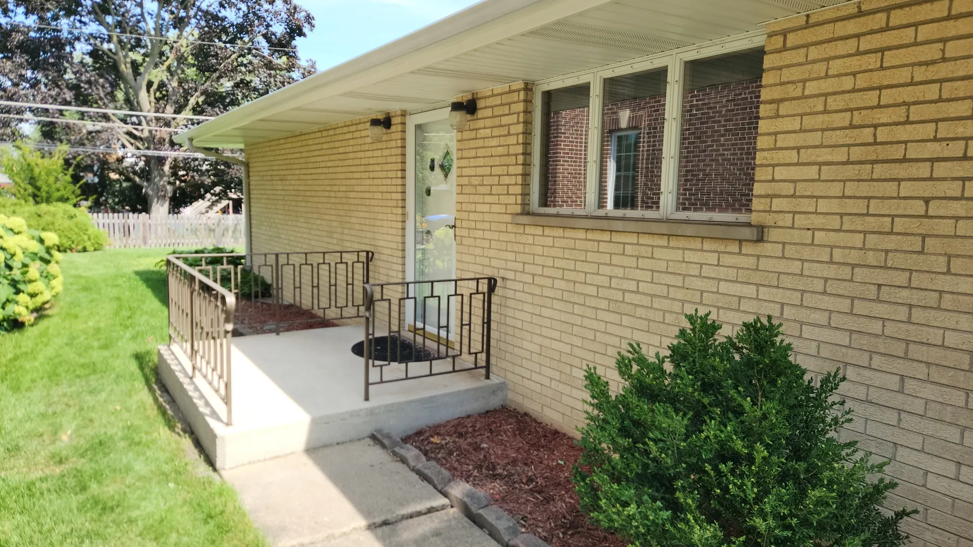 720 Ambleside Road IL