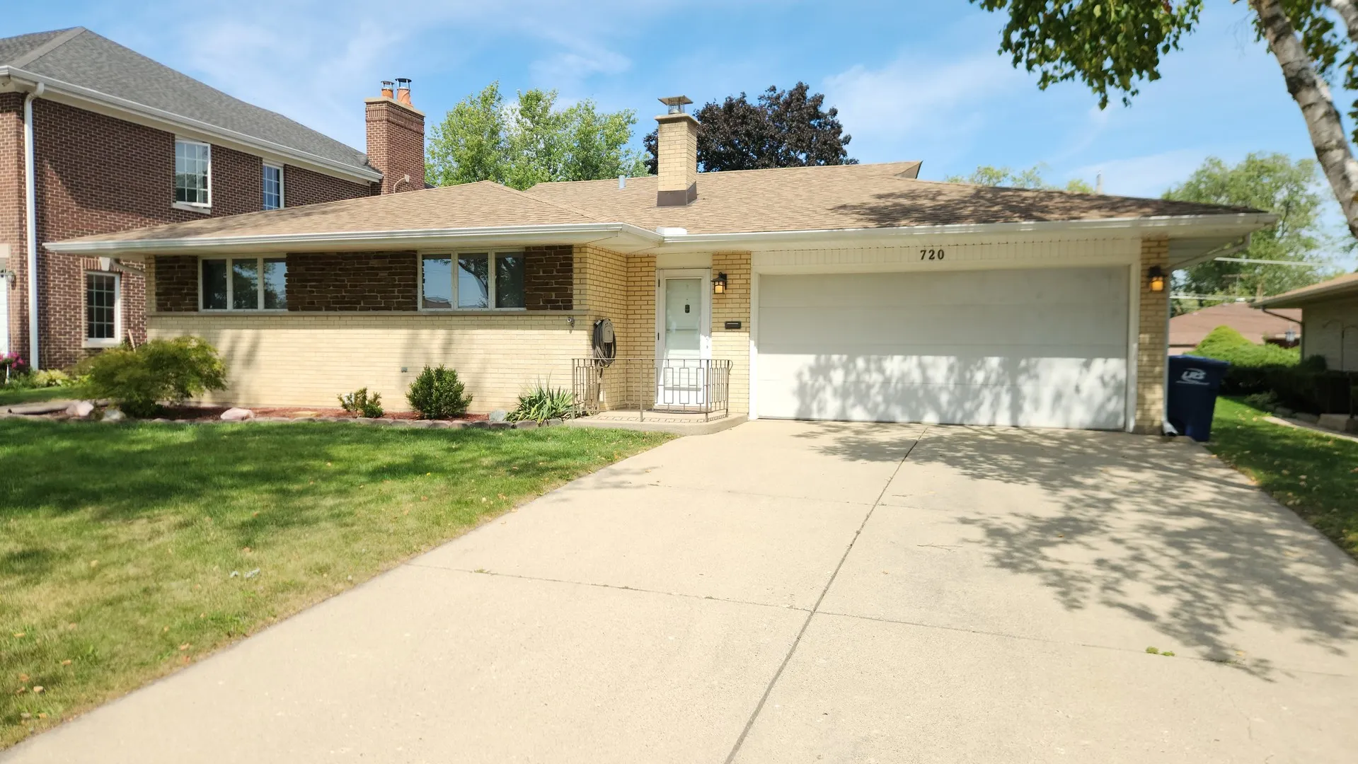 720 Ambleside Road IL