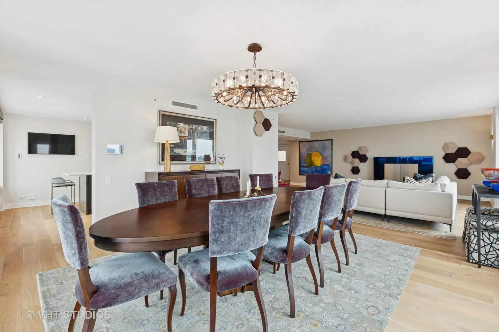 132 E DELAWARE Place 5101 IL