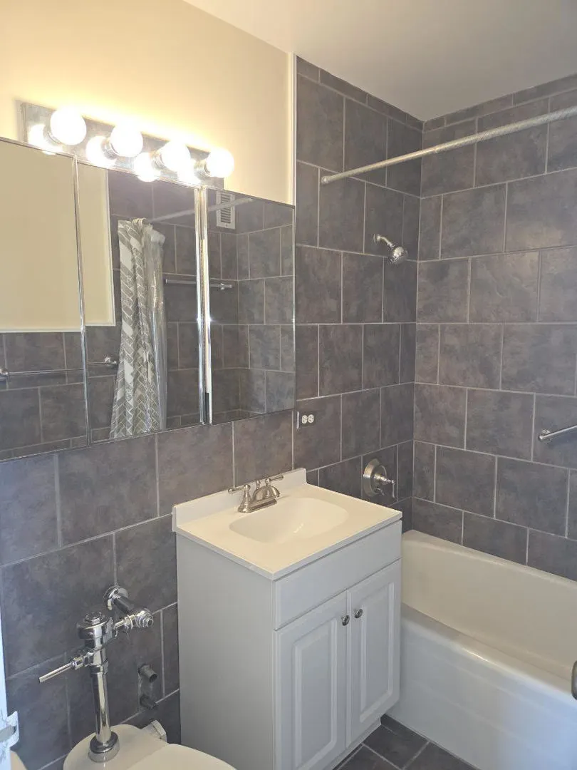5757 N Sheridan Road 20J IL