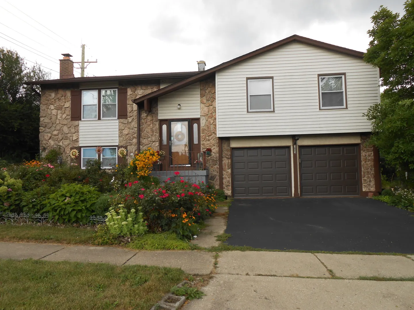 1603 Dakota Drive IL
