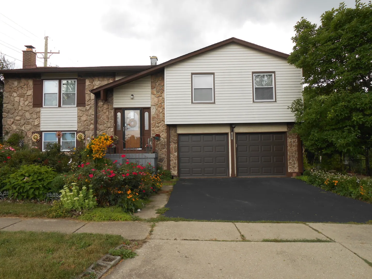 1603 Dakota Drive IL