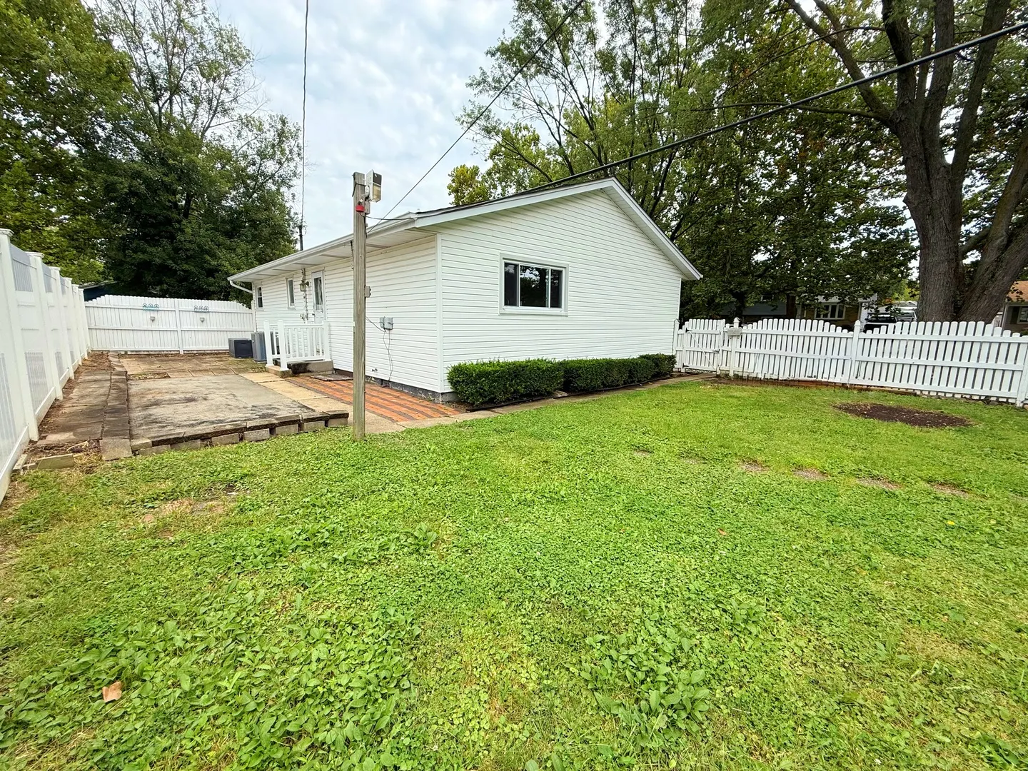 1106 Shoals Drive IL