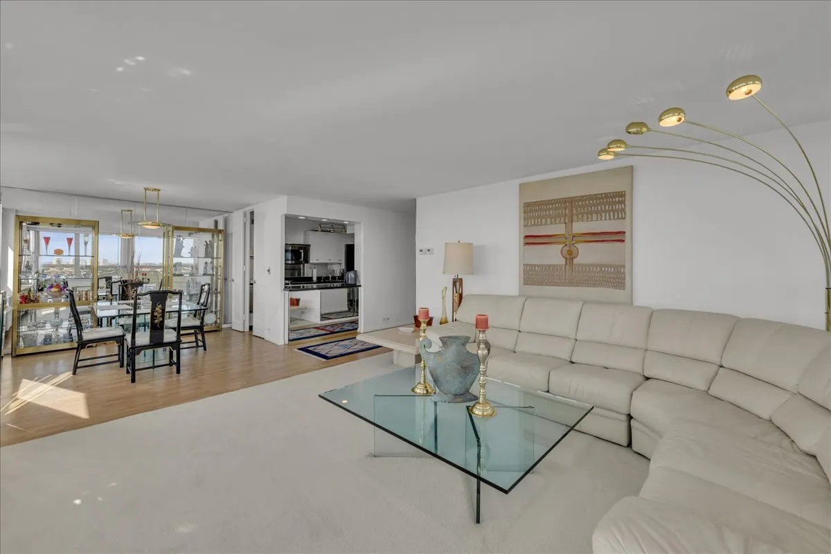 4800 S Chicago Beach Drive 1701N IL
