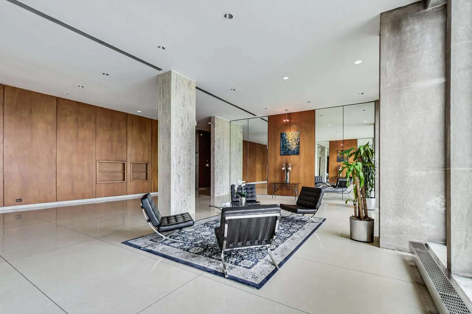 4800 S Chicago Beach Drive 1701N IL