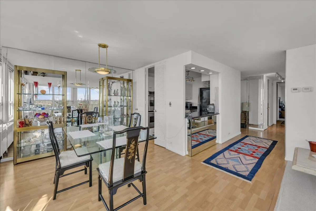 4800 S Chicago Beach Drive 1701N IL
