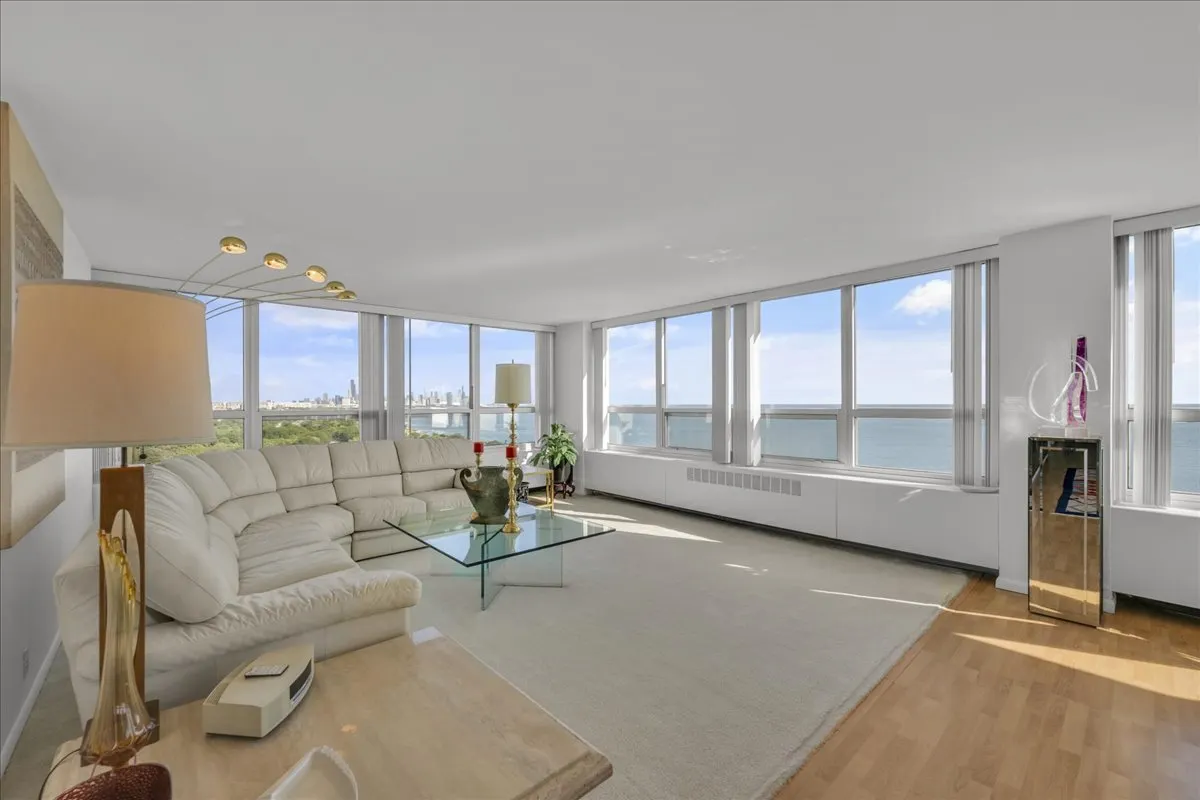 4800 S Chicago Beach Drive 1701N IL