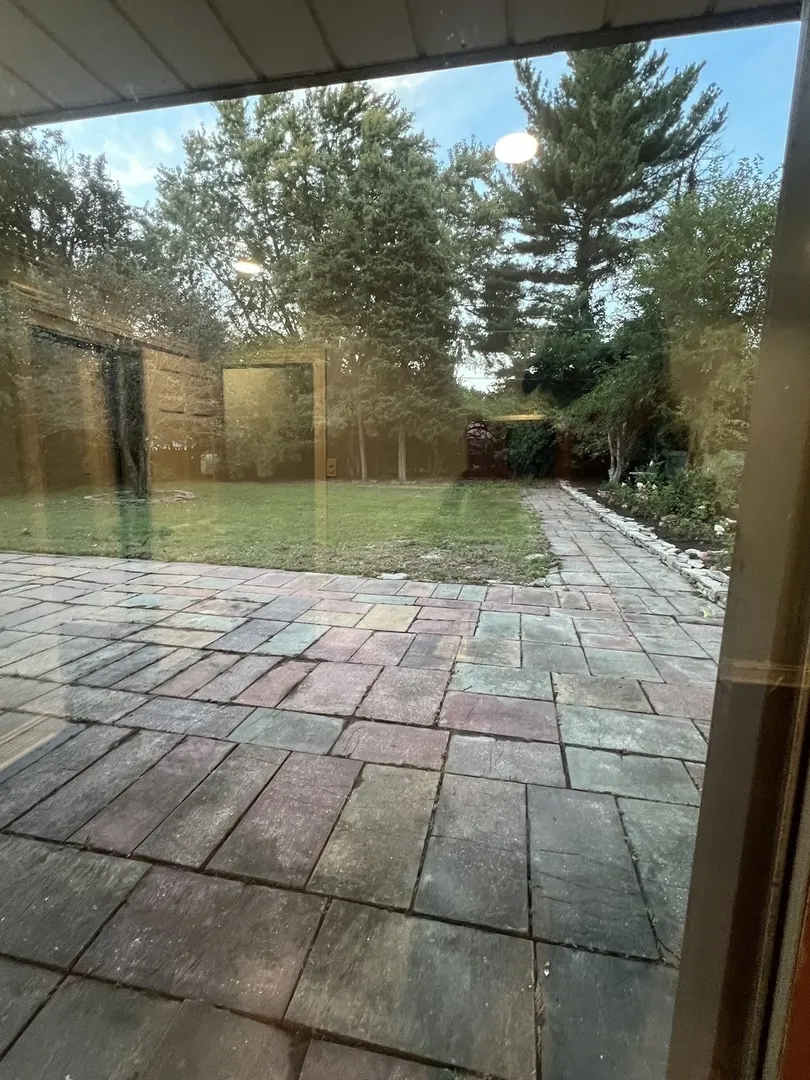 16W318 95th Place IL