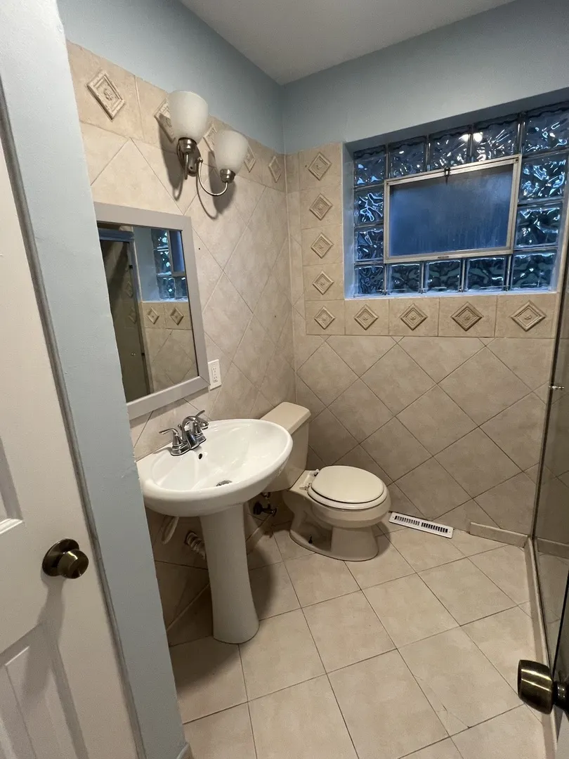 16W318 95th Place IL