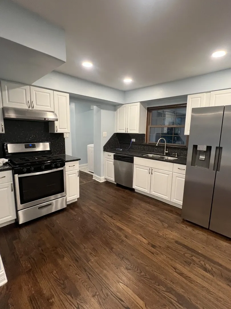 16W318 95th Place IL