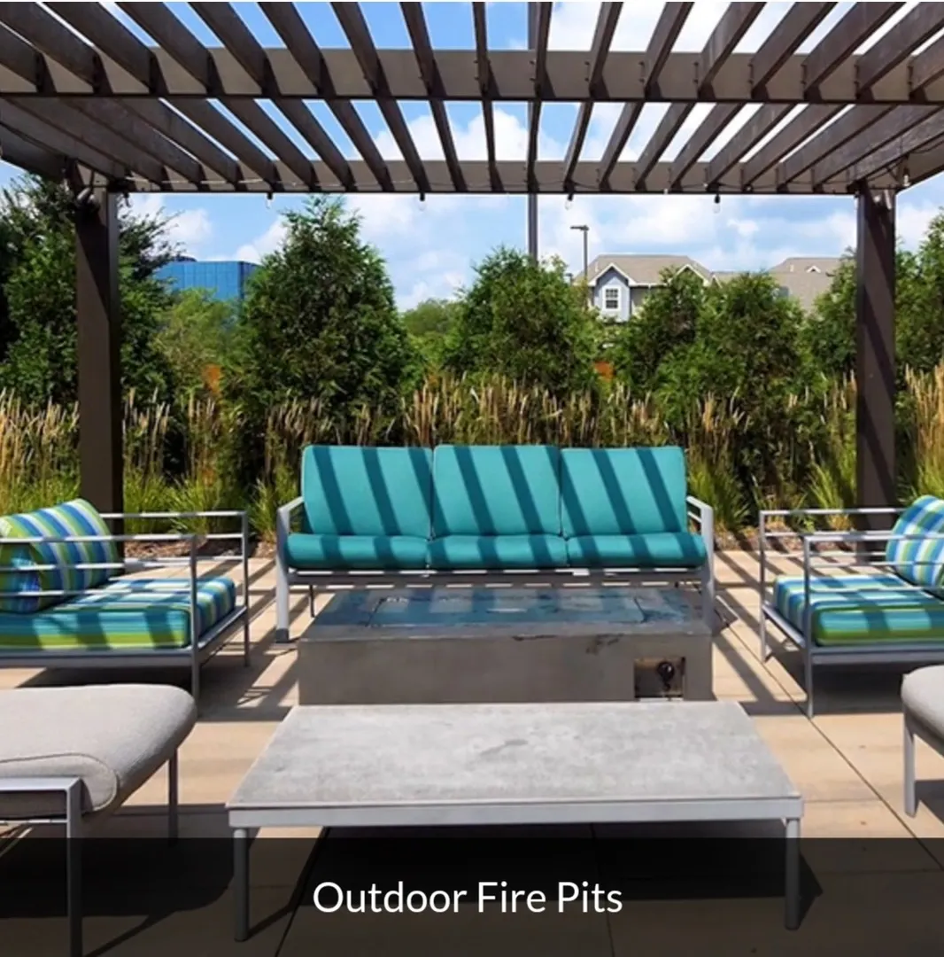 662 E Algonquin Road 5102 IL