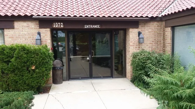 1972 LARKIN Avenue F IL