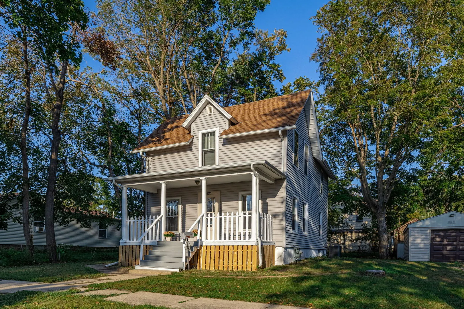720 S Main Street IL