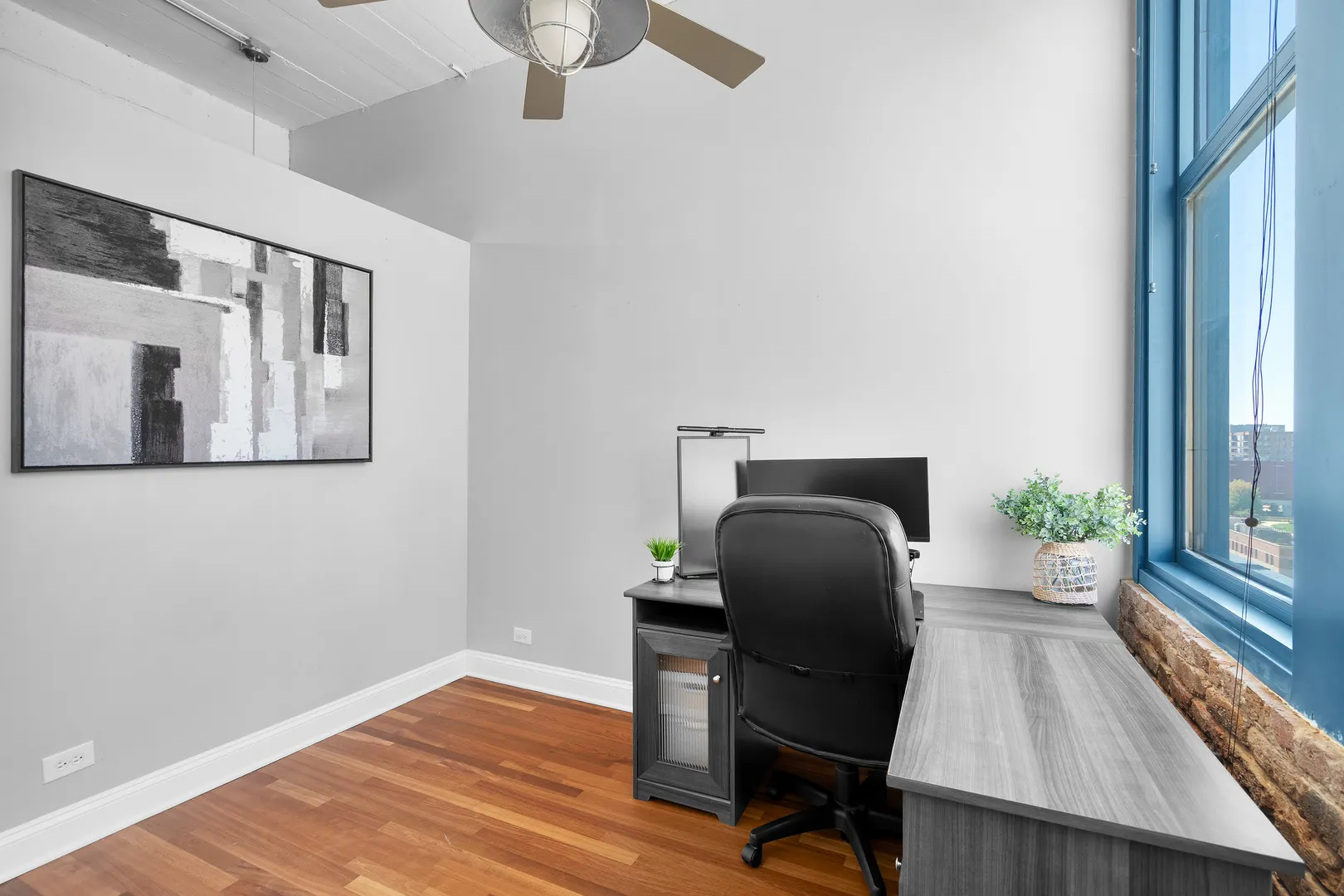 124 W Polk Street 905 IL